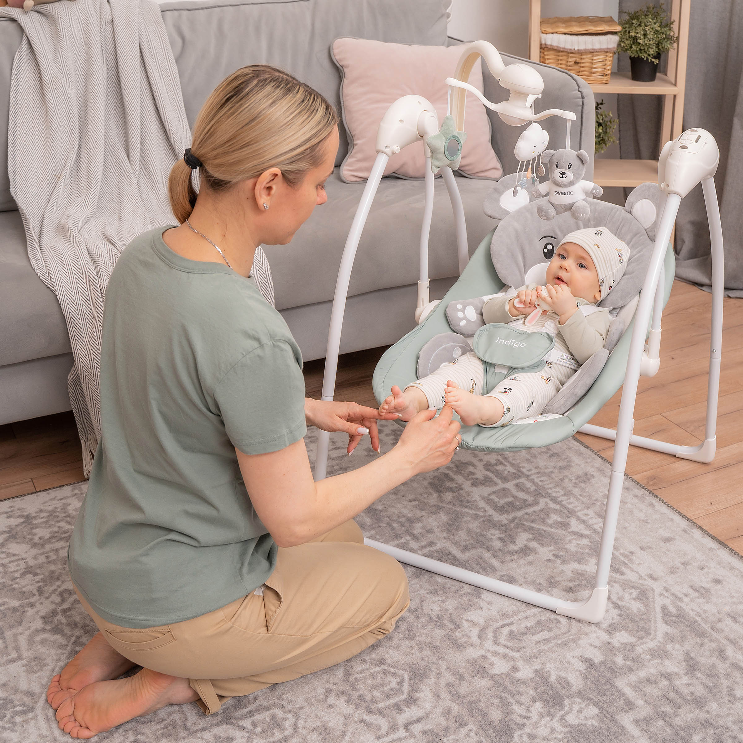 Электрокачели Indigo Teddy с музыкальным мобилем и пультом управления зеленый - фото 14