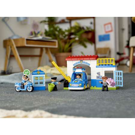 Конструктор LEGO DUPLO Town Полицейский мотоцикл блочный