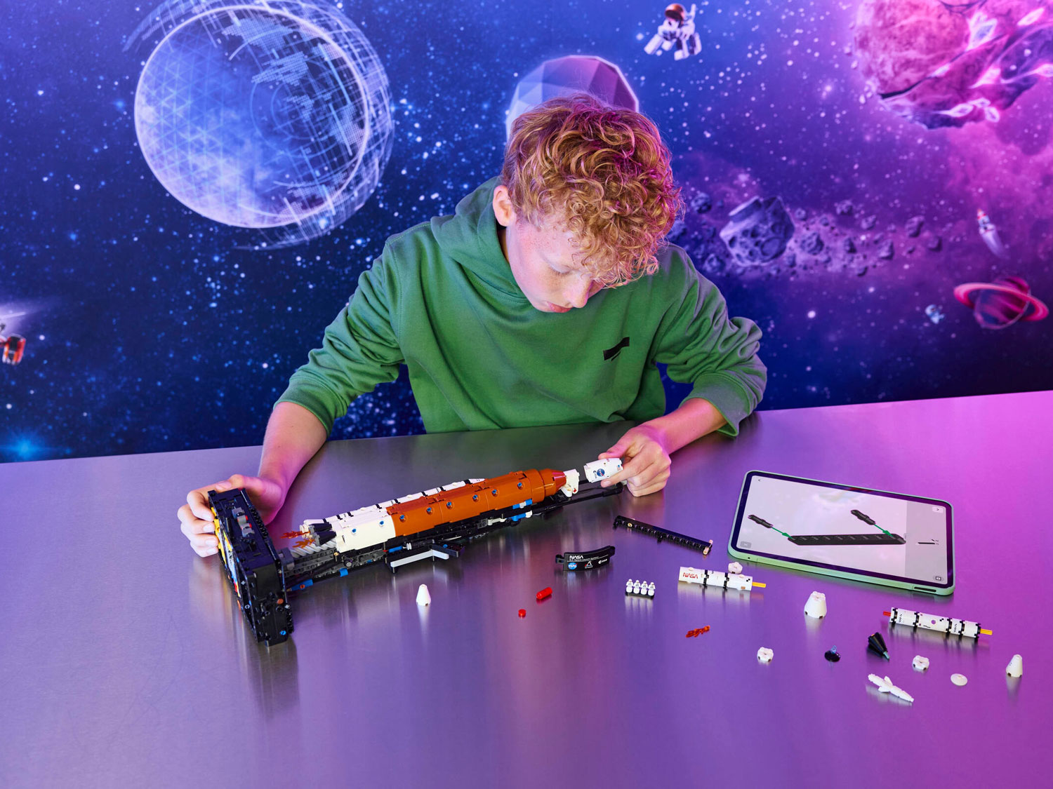 Конструктор LEGO Technic Космическая пусковая система 632 дет. - фото 12