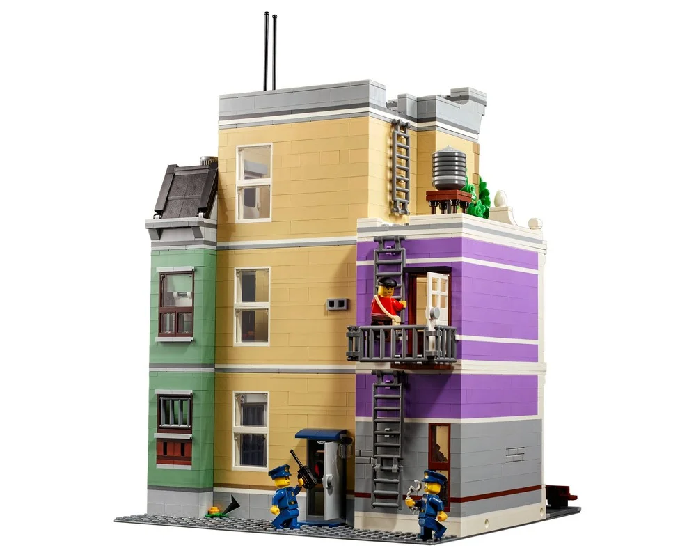 Конструктор LEGO Creator Expert 10278 2903 дет. - фото 6