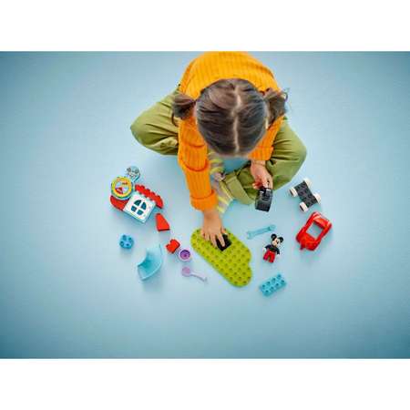 Конструктор LEGO DUPLO Дом и машина Микки Мауса блочный