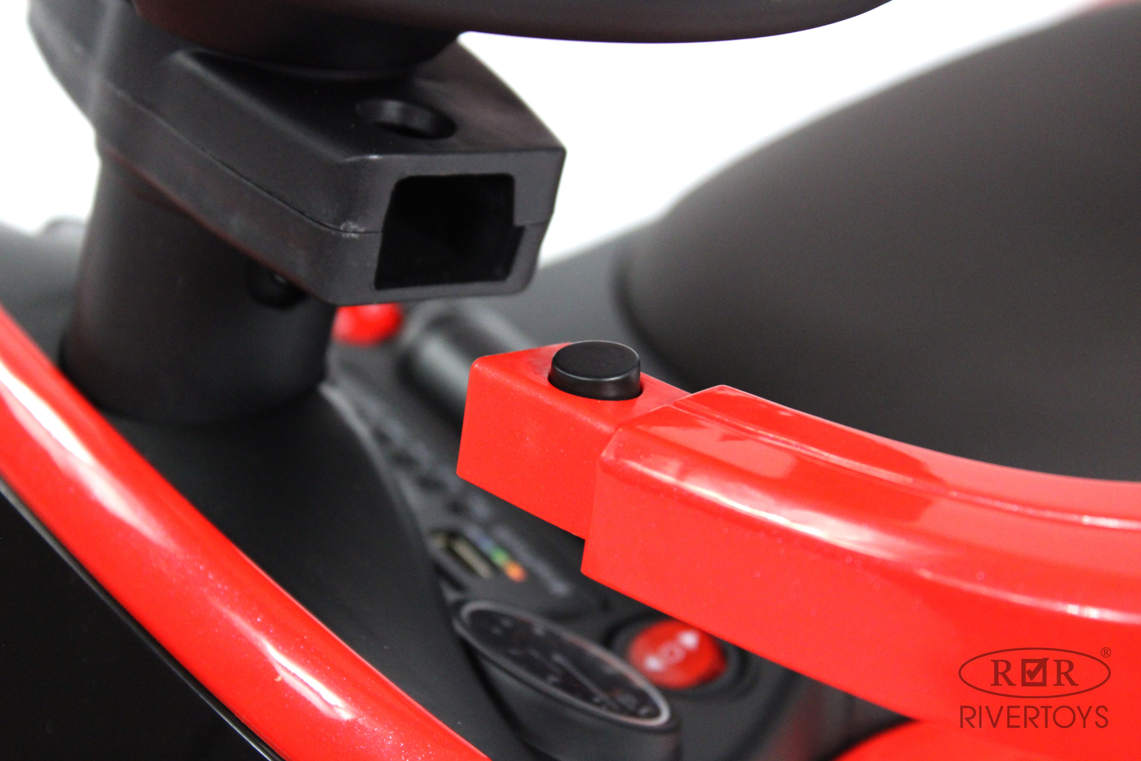 Электромобиль RIVERTOYS Toyota Z002ZZ-A-RED С пультом ДУ - фото 15