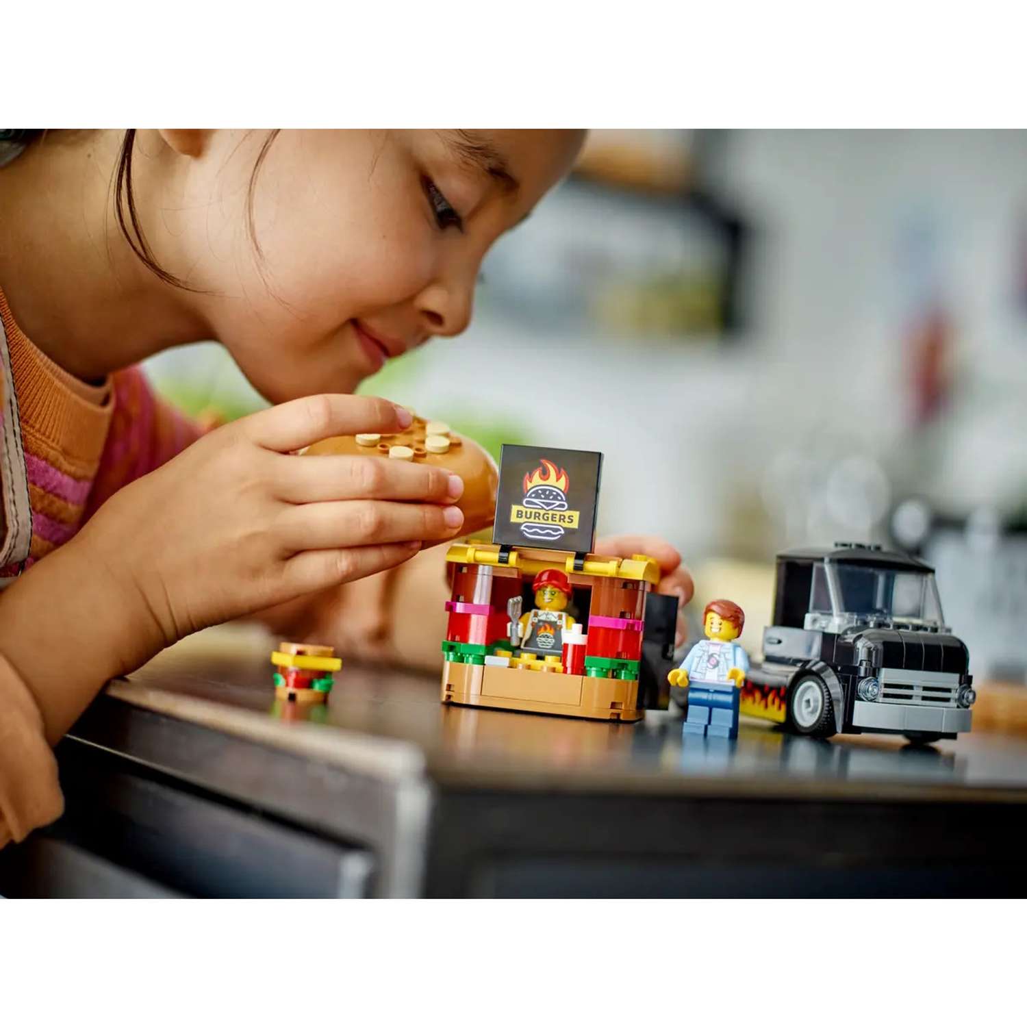 Конструктор LEGO City Бургер Трак блочный - фото 8