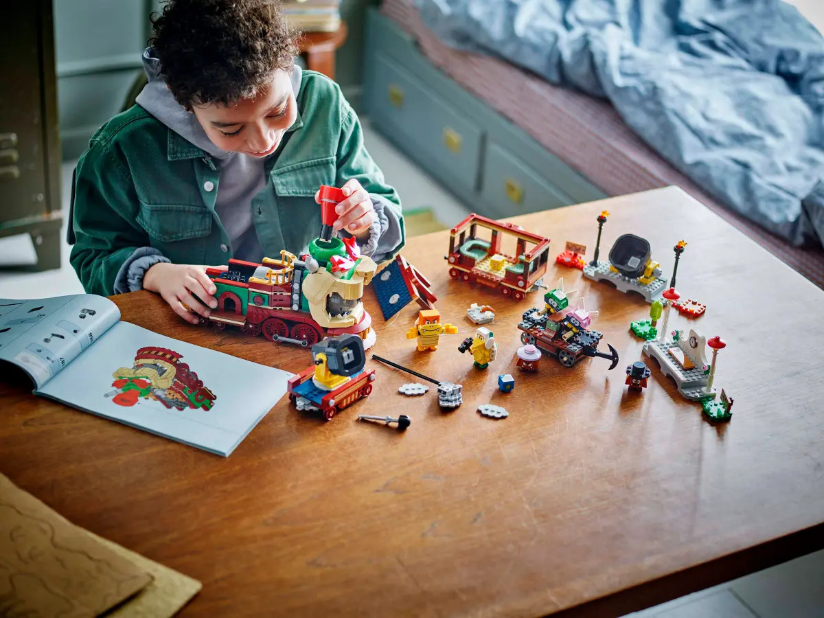 Конструктор LEGO Super Mario Боузер экспресс поезд 1392 дет. - фото 8