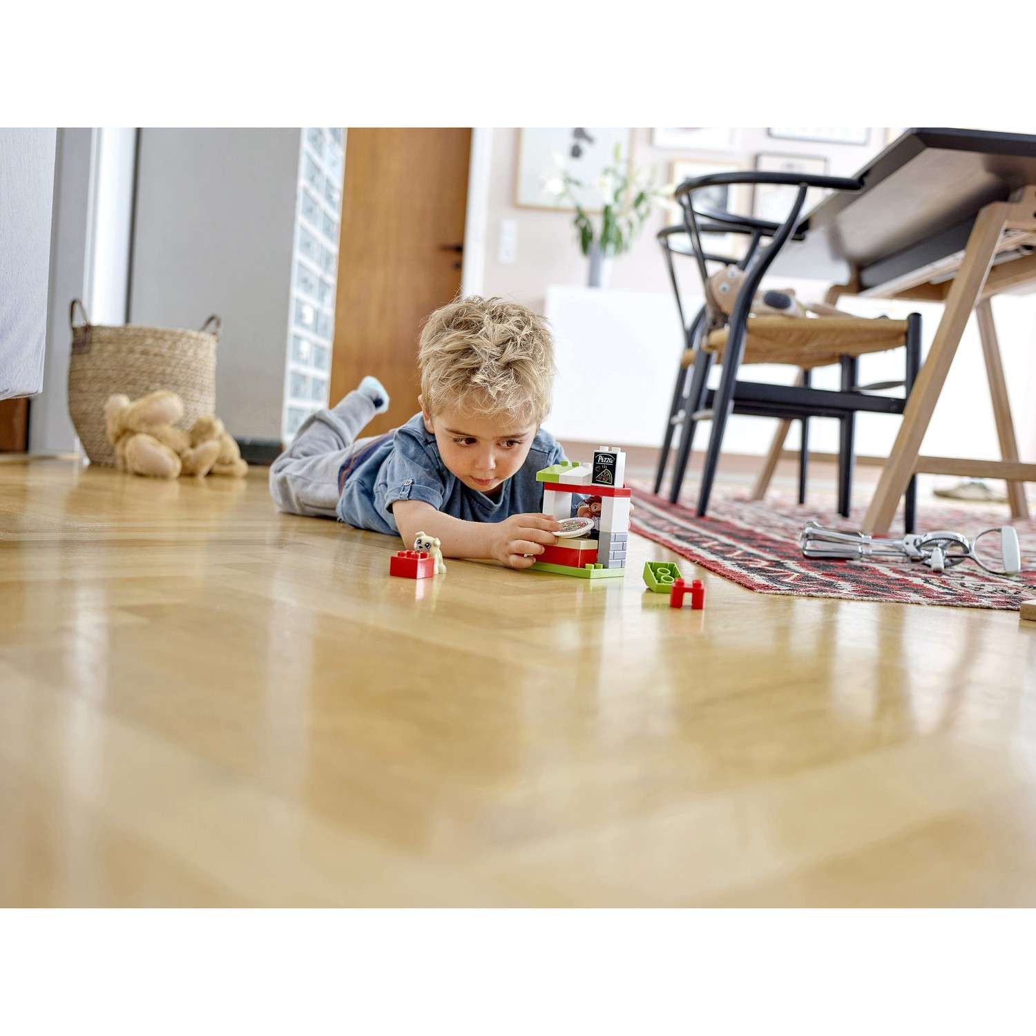 Конструктор LEGO DUPLO Town Киоск-пиццерия блочный - фото 13