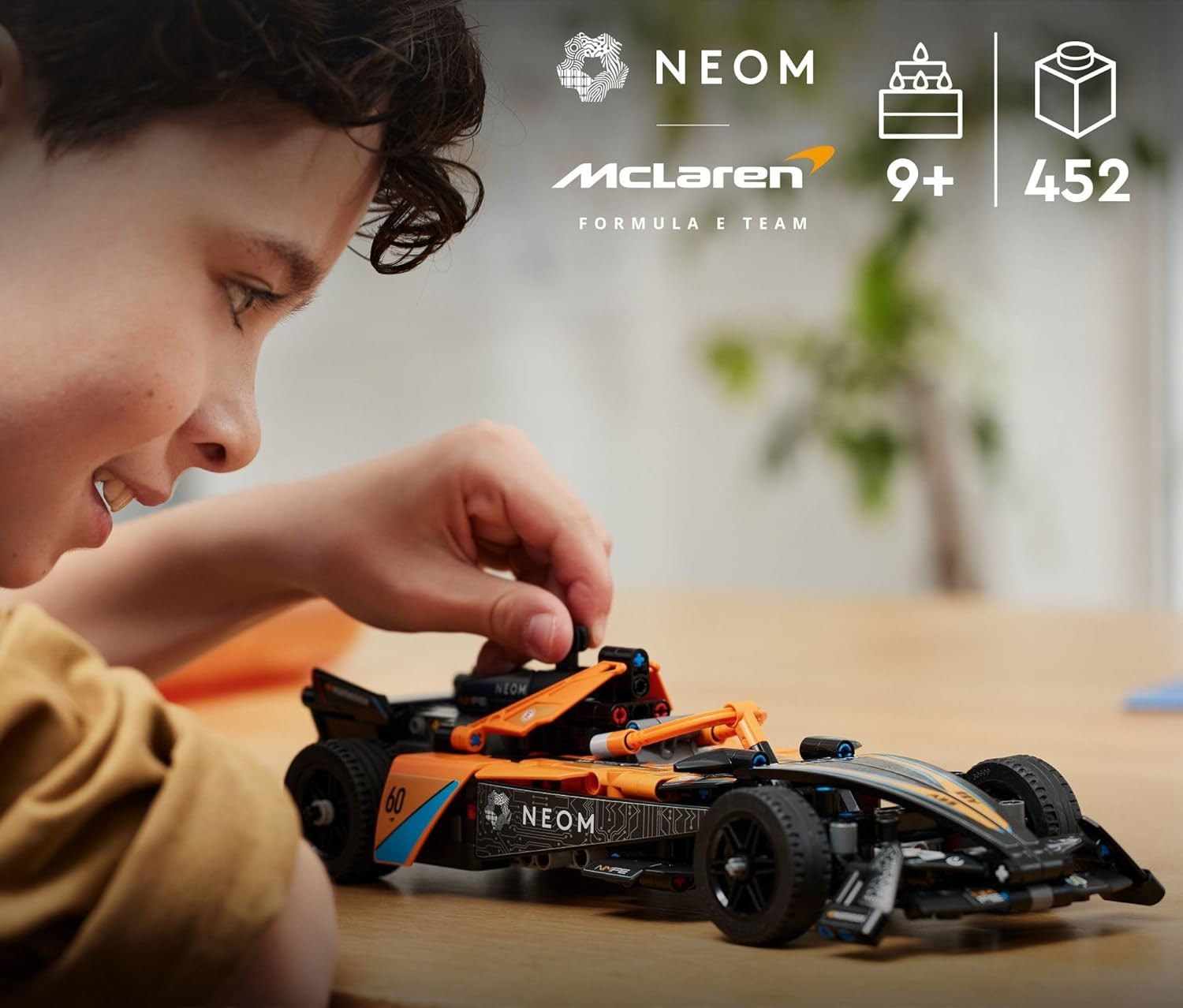 Конструктор LEGO Technic McLaren Formula E Race Car - фото 11