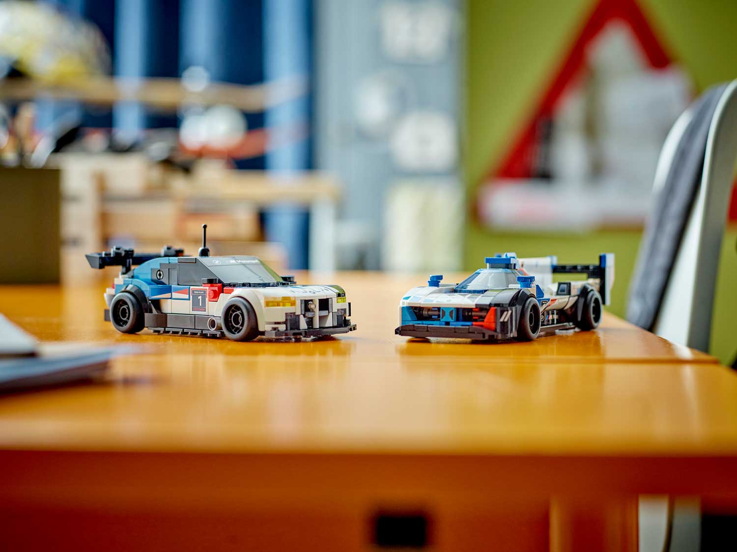 Конструктор LEGO Speed Champions Гоночные автомобили 676 дет. - фото 11