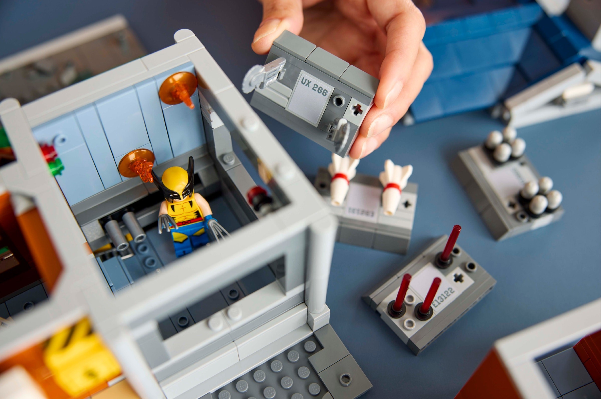 Конструктор LEGO DC Super Heroes 76294 3093 дет. - фото 8