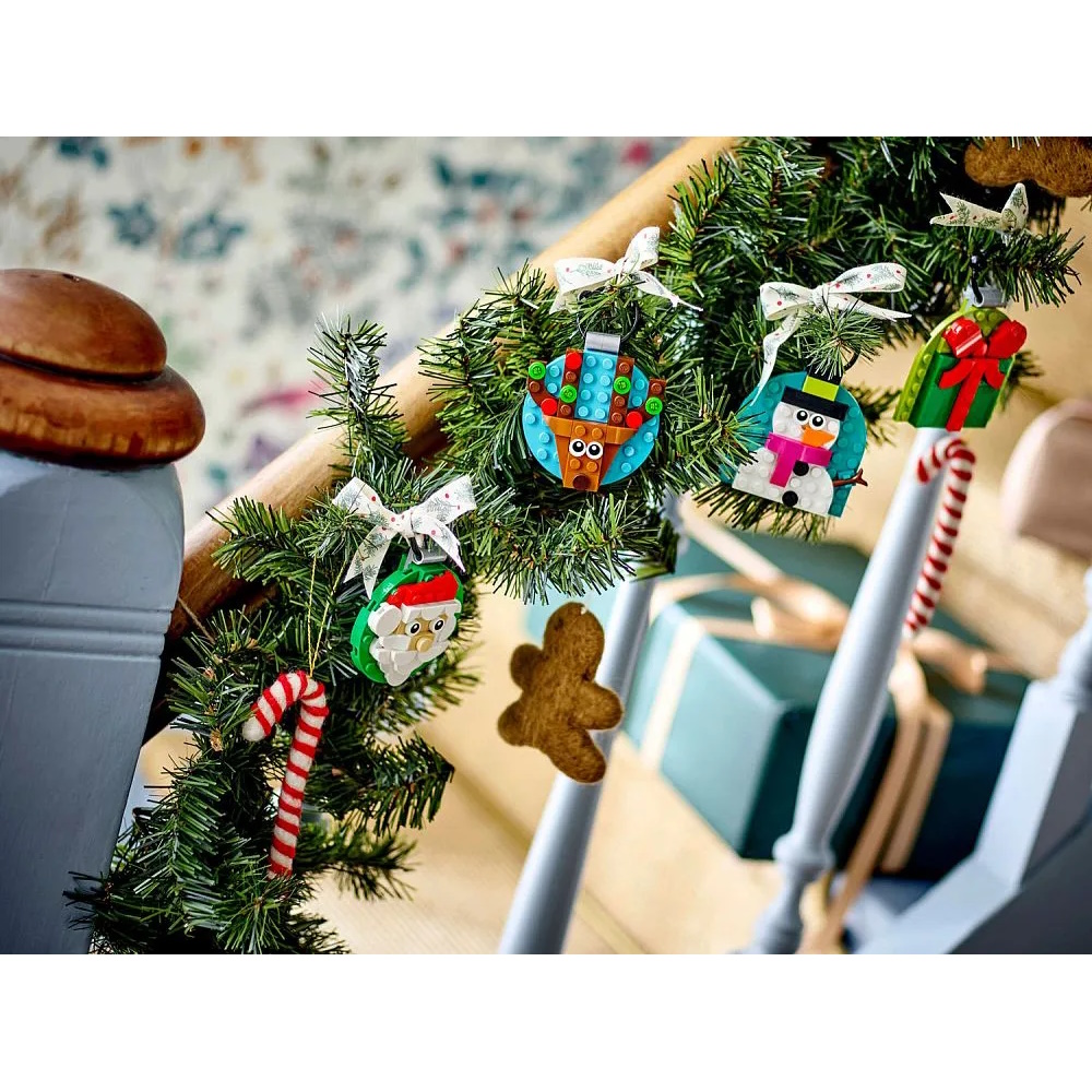 Конструктор LEGO Classic Рождественские украшения 153 дет. - фото 4