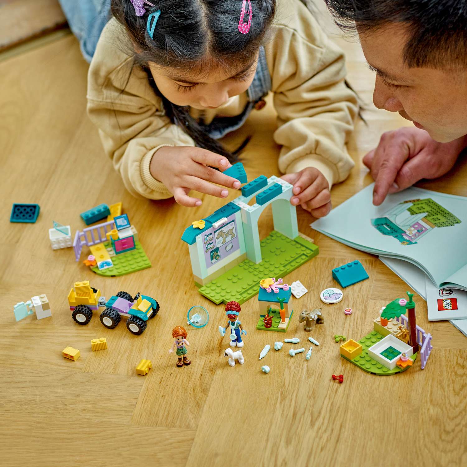 Конструктор LEGO Friends Ветклиника сельскохоз животных 161 дет. - фото 8