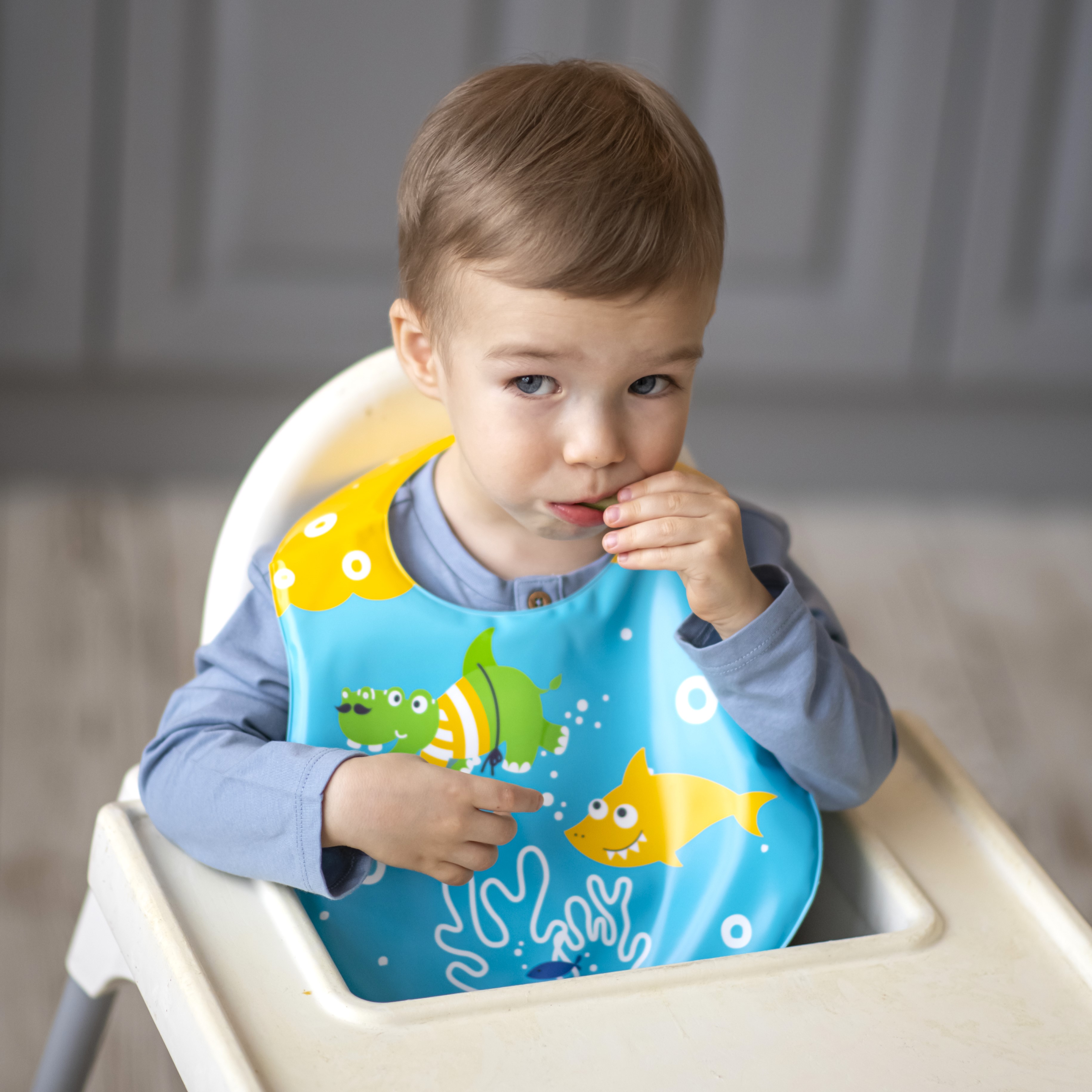 Нагрудник Uviton клеенка 1 шт. в ассортименте - фото 3