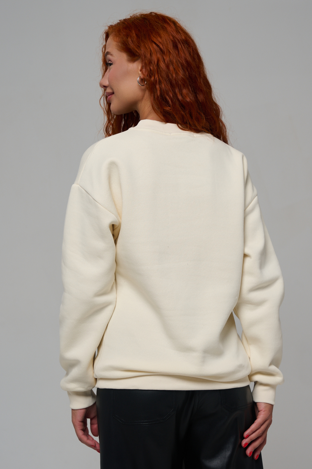 Свитшот Натали Суслова 8576 молочный+собачка с сердцем - фото 2