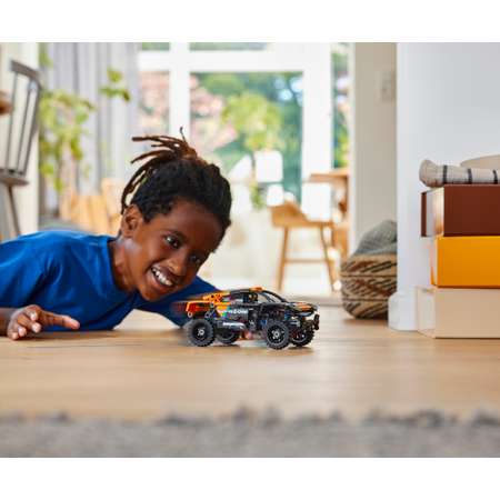 Конструктор LEGO Technic NEOM McLaren Extreme блочный