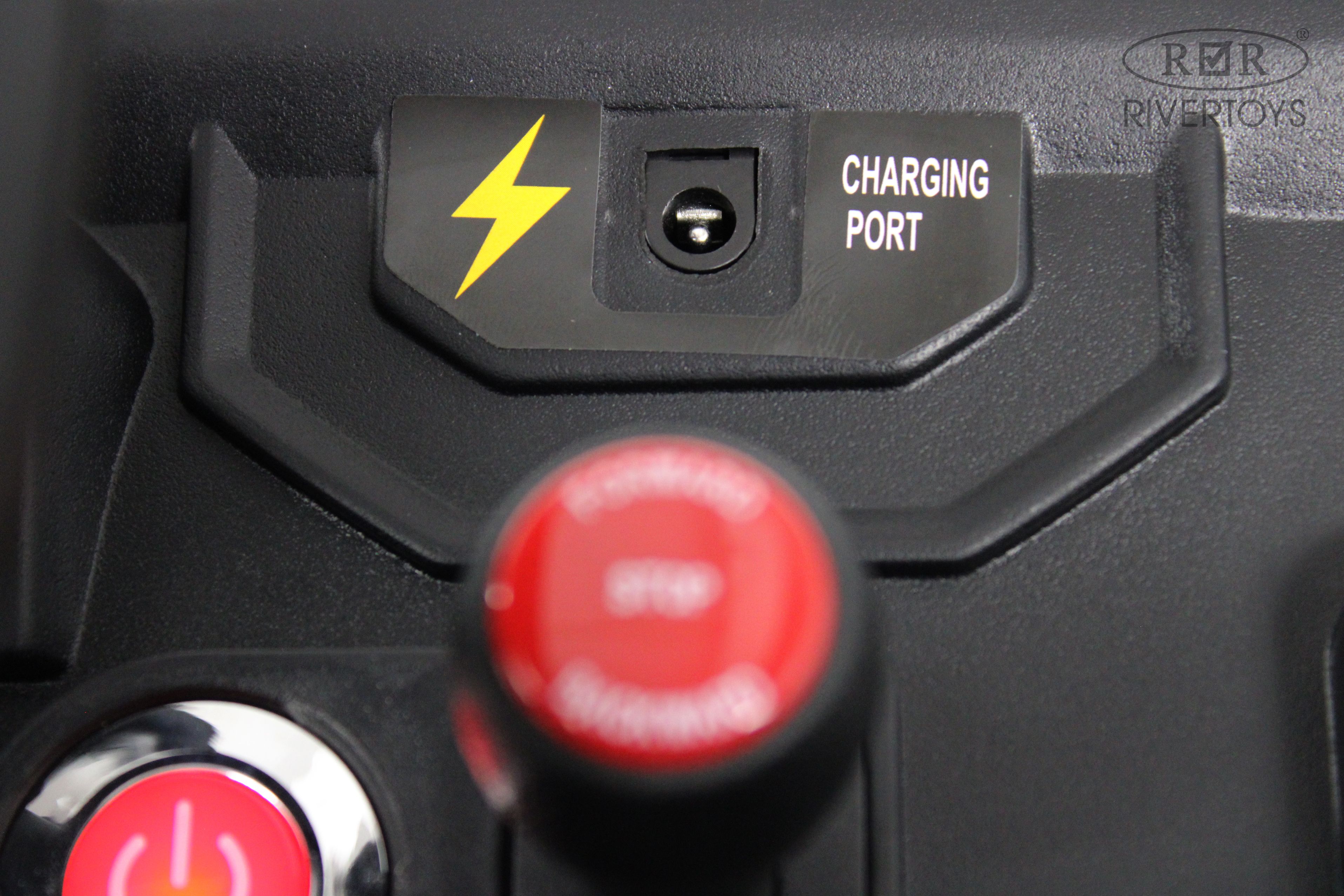 Электромобиль RIVERTOYS A707AA-LUX-NEW-GREEN-CAMOUF С пультом ДУ - фото 21