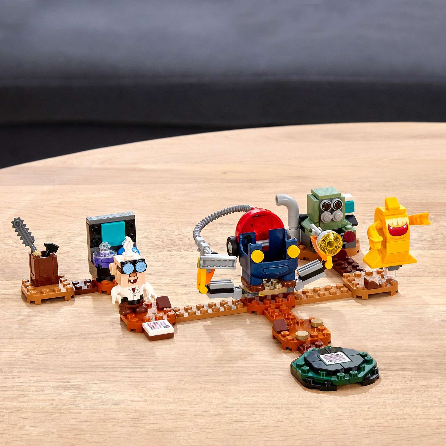 Конструктор LEGO Super Mario Luigi Mansion Lab Poltergust 179 дет. - фото 9