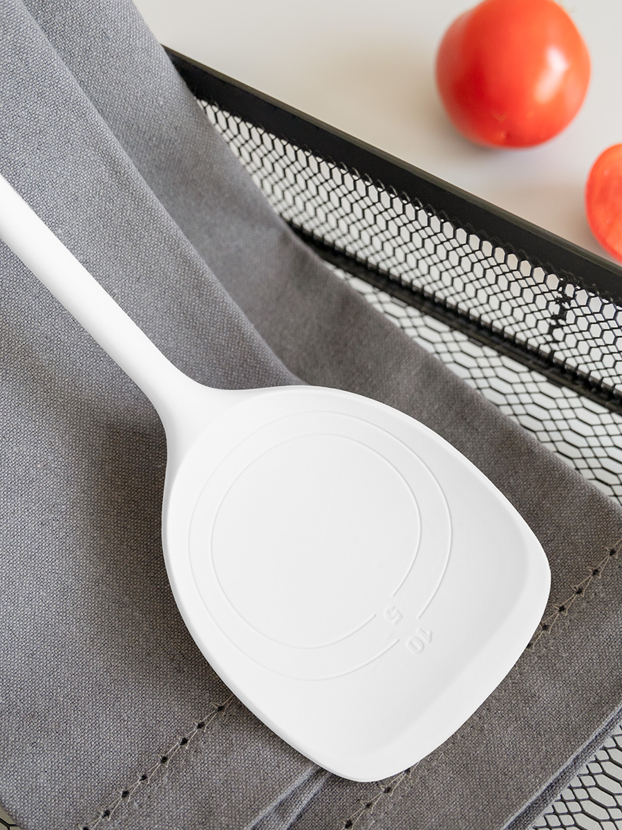 Лопатка кулинарная DeNASTIA Силвуд 33x8.5x4 см силикон бук светло-серый A000348 - фото 5