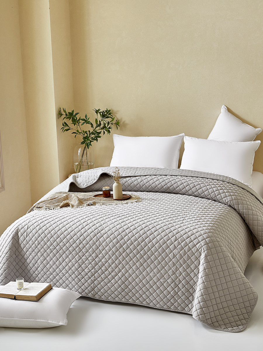 Покрывало Theodora вельвет светло-серый 240 x 220 см - фото 9