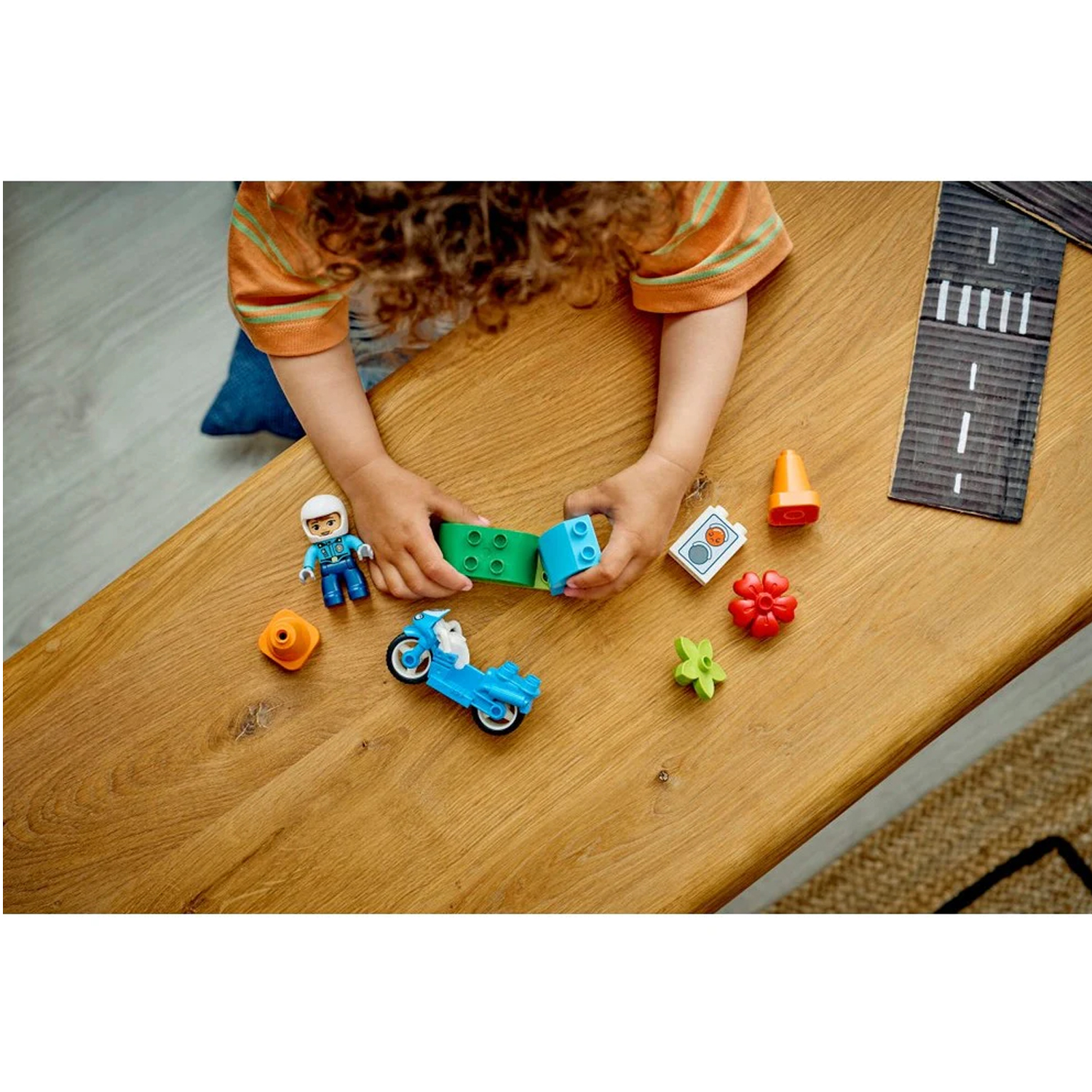 Конструктор LEGO DUPLO Полицейский мотоцикл 11 дет. - фото 7