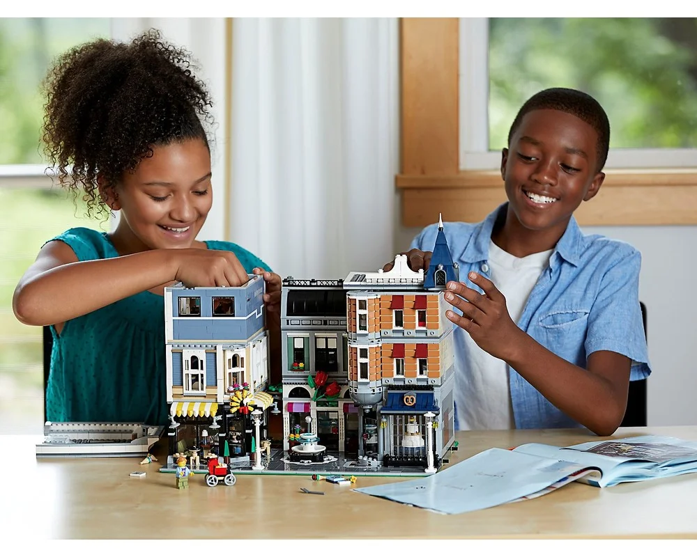 Конструктор LEGO Creator Expert 10255 3966 дет. - фото 8