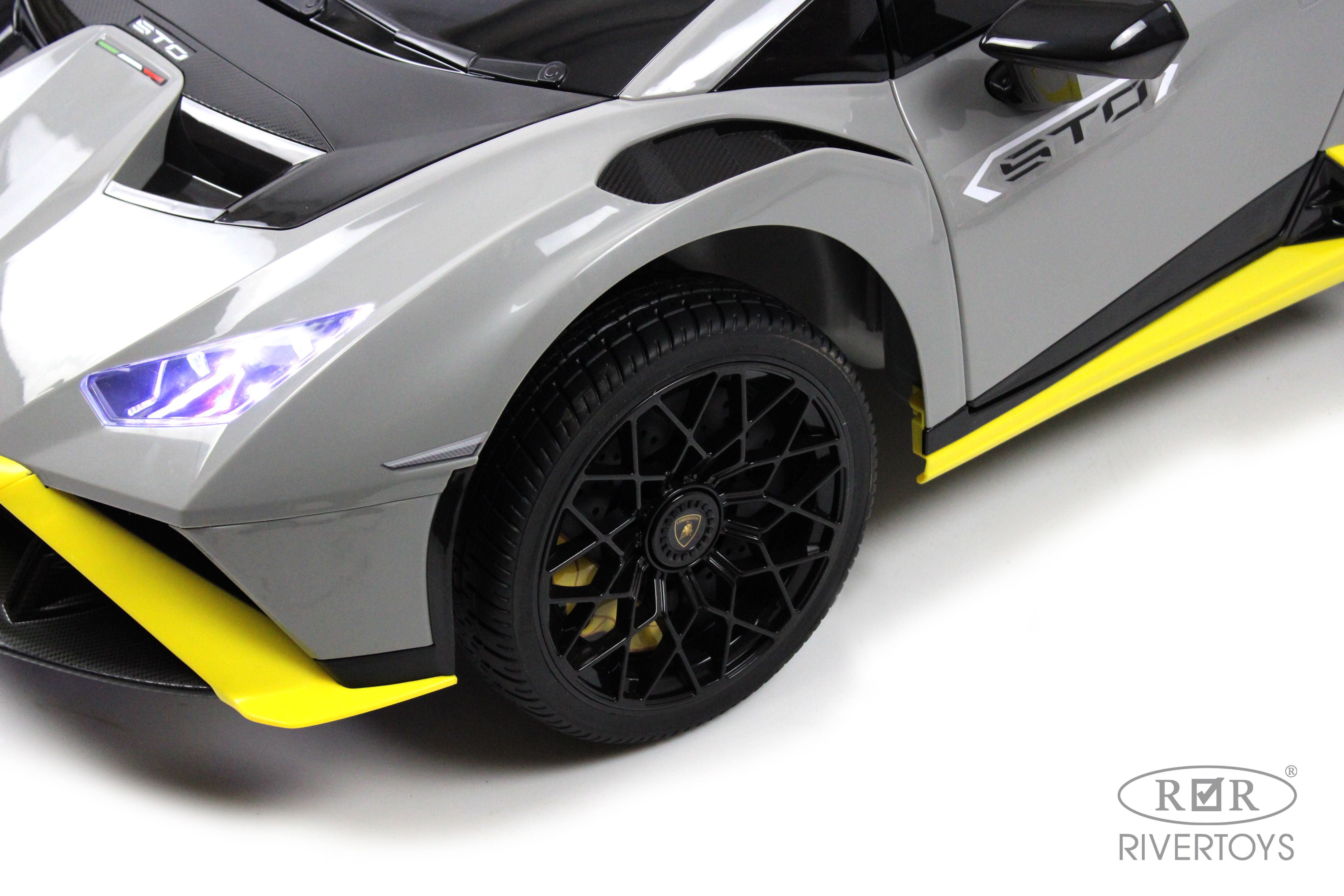 Электромобиль RIVERTOYS Lamborghini E888EE-GRAY С пультом ДУ - фото 10