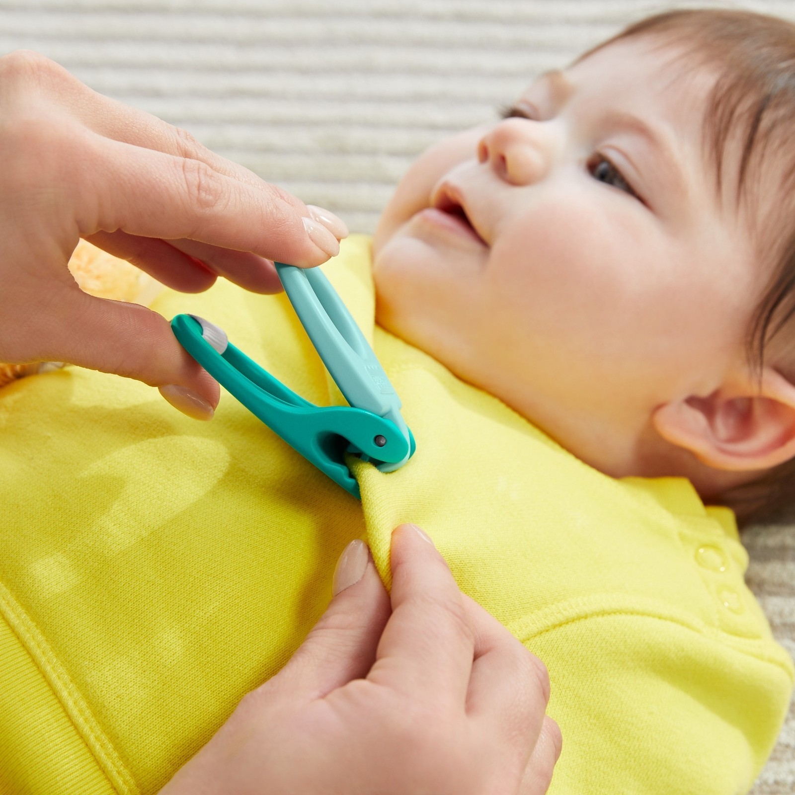 Игрушка Fisher Price подвеска Выдра - фото 8