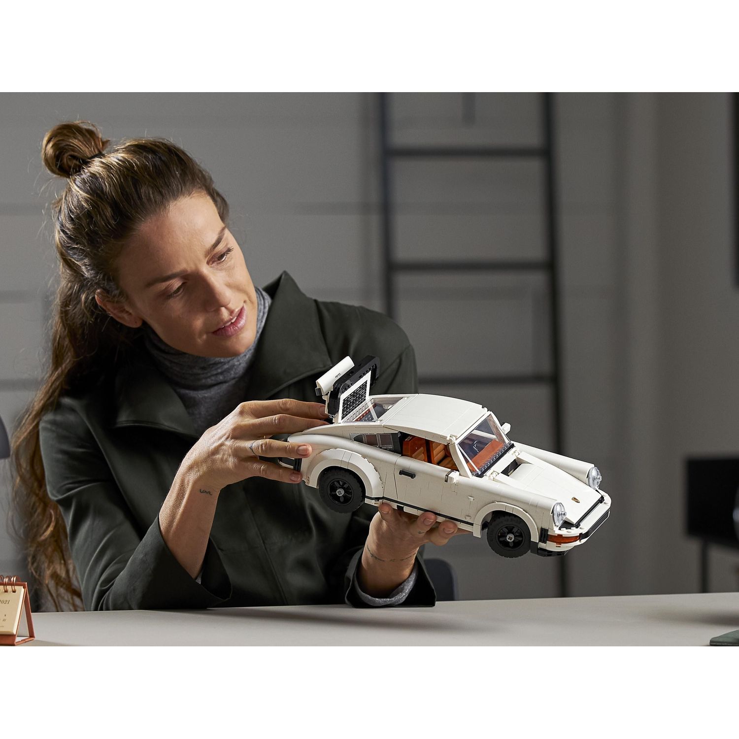 Конструктор LEGO Icons Porsche 911 блочный - фото 14