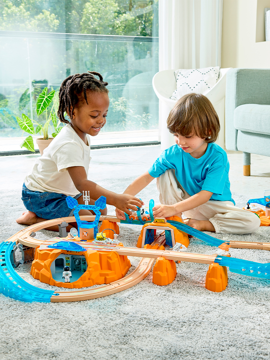 Набор железнодорожный Hape 93.9 см E3799_HP - фото 3