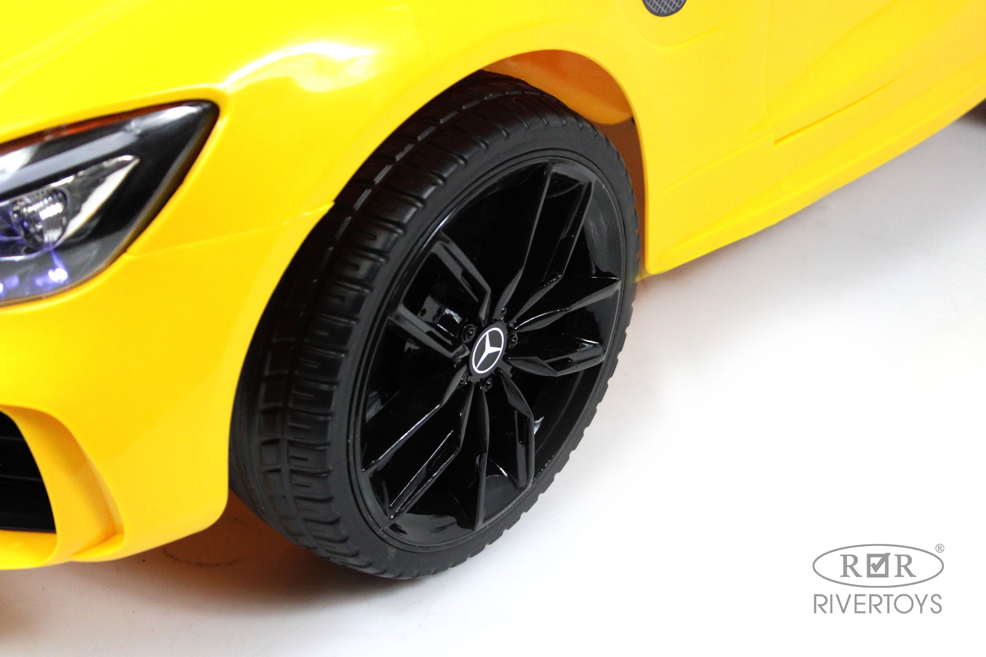 Электромобиль RIVERTOYS Mercedes X777XX-AMG-YELLOW С пультом ДУ - фото 10