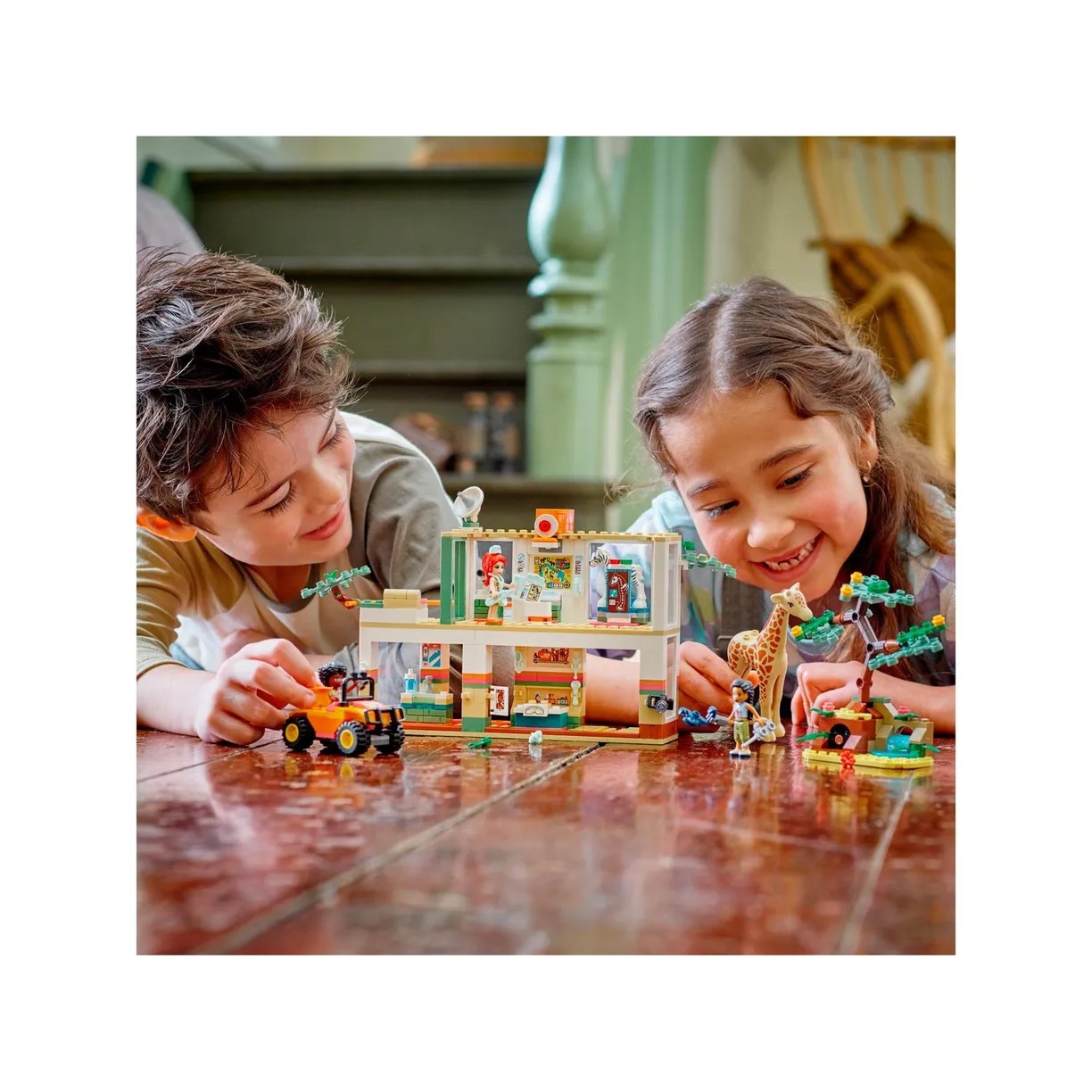 Конструктор LEGO Friends Спасательная станция Мии 430 дет. - фото 12