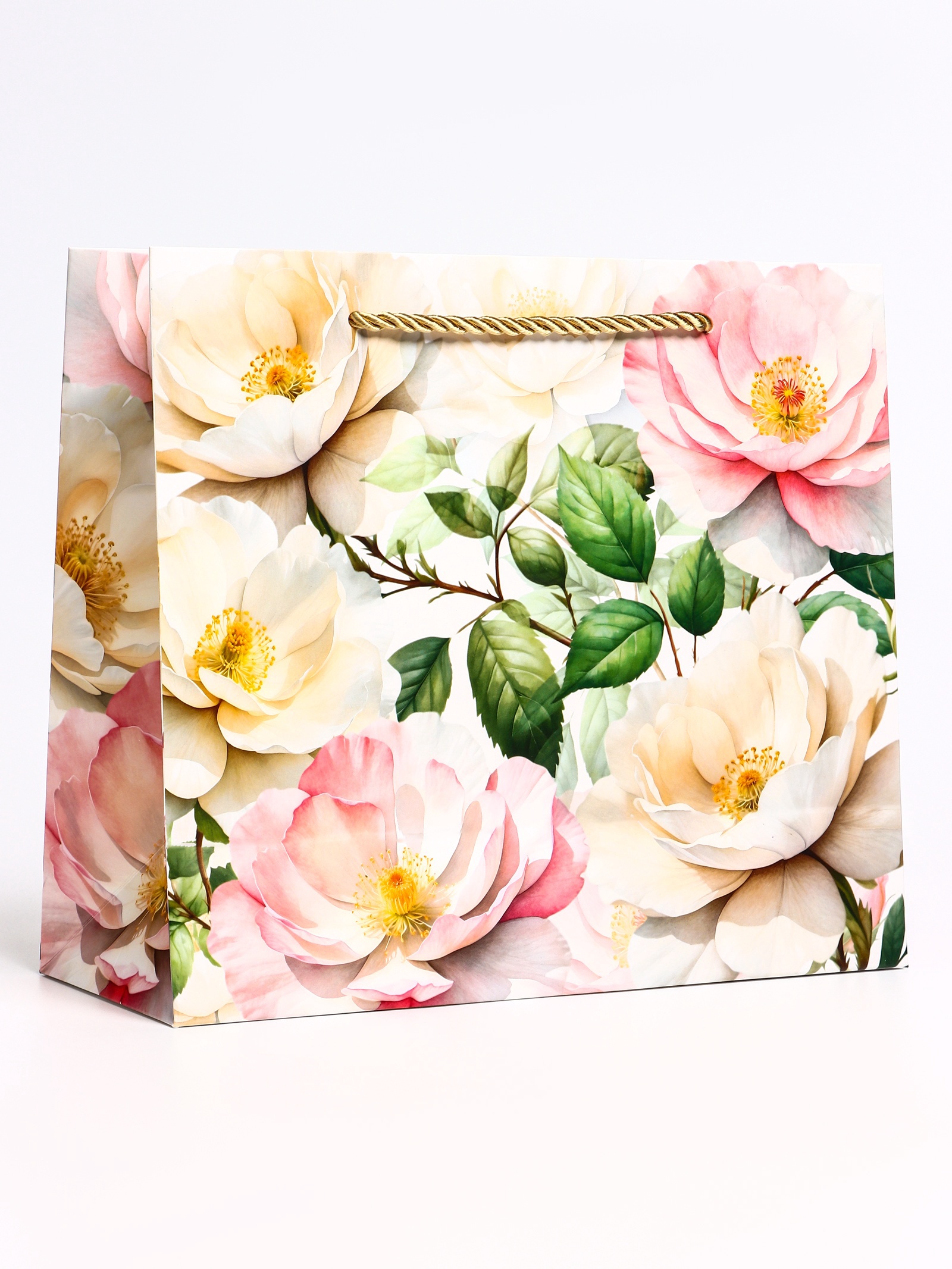Пакет подарочный UPAK LAND с окном Белые пионы 24 х 20 х 11 см - фото 4