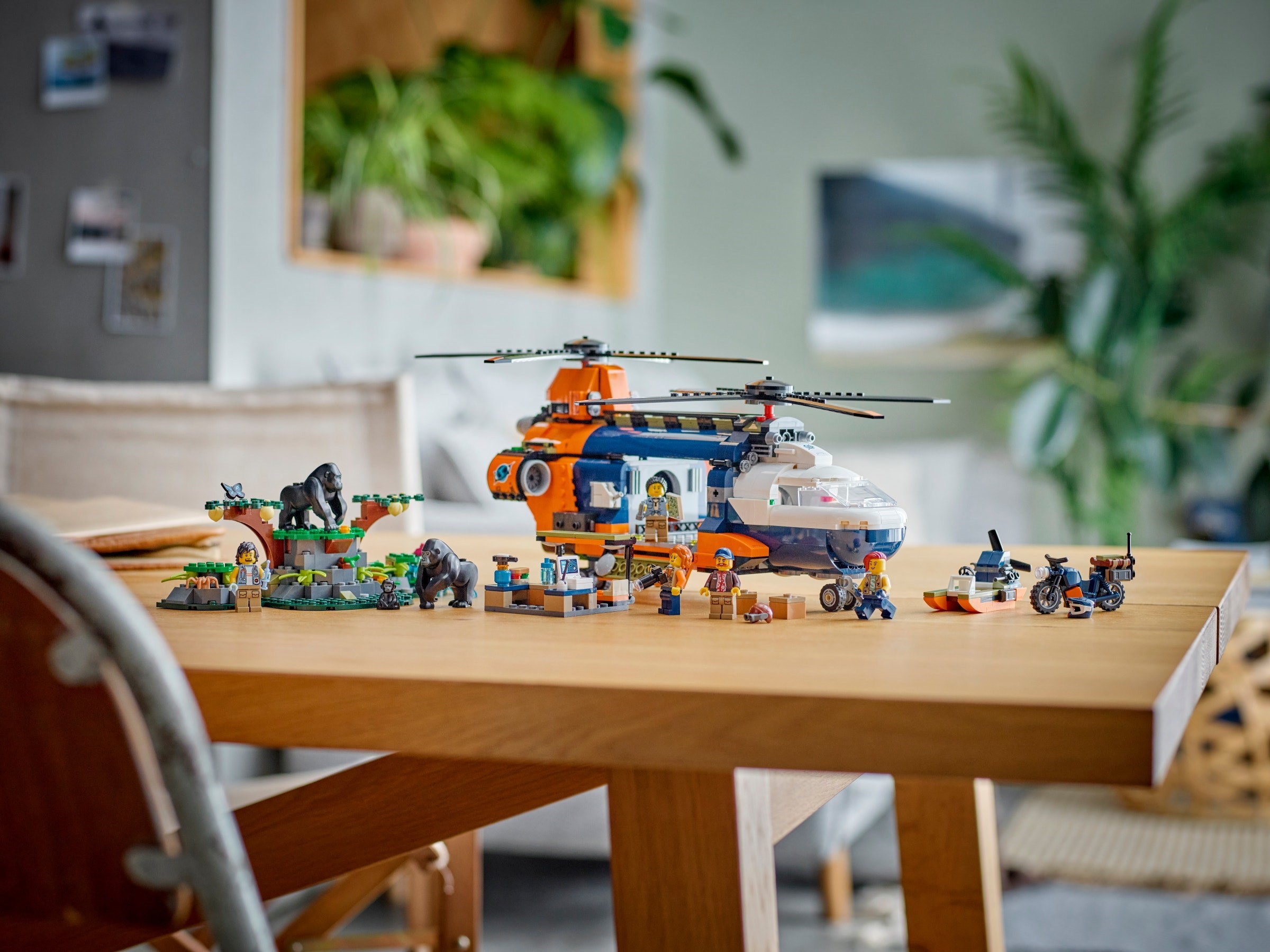 Конструктор LEGO City 60437 881 дет. - фото 11