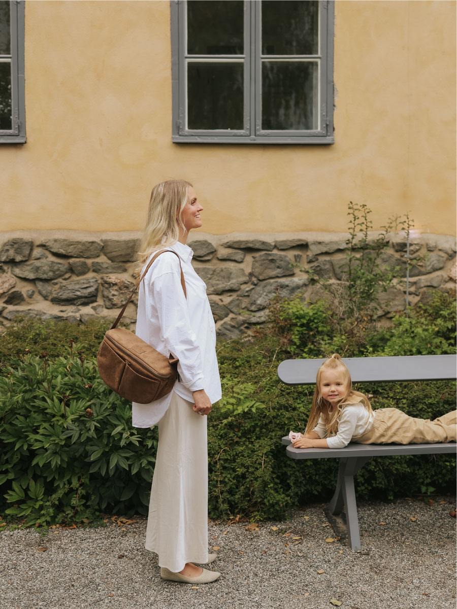 Сумка Elodie Half Moon Caramel Brown коричневый - фото 6