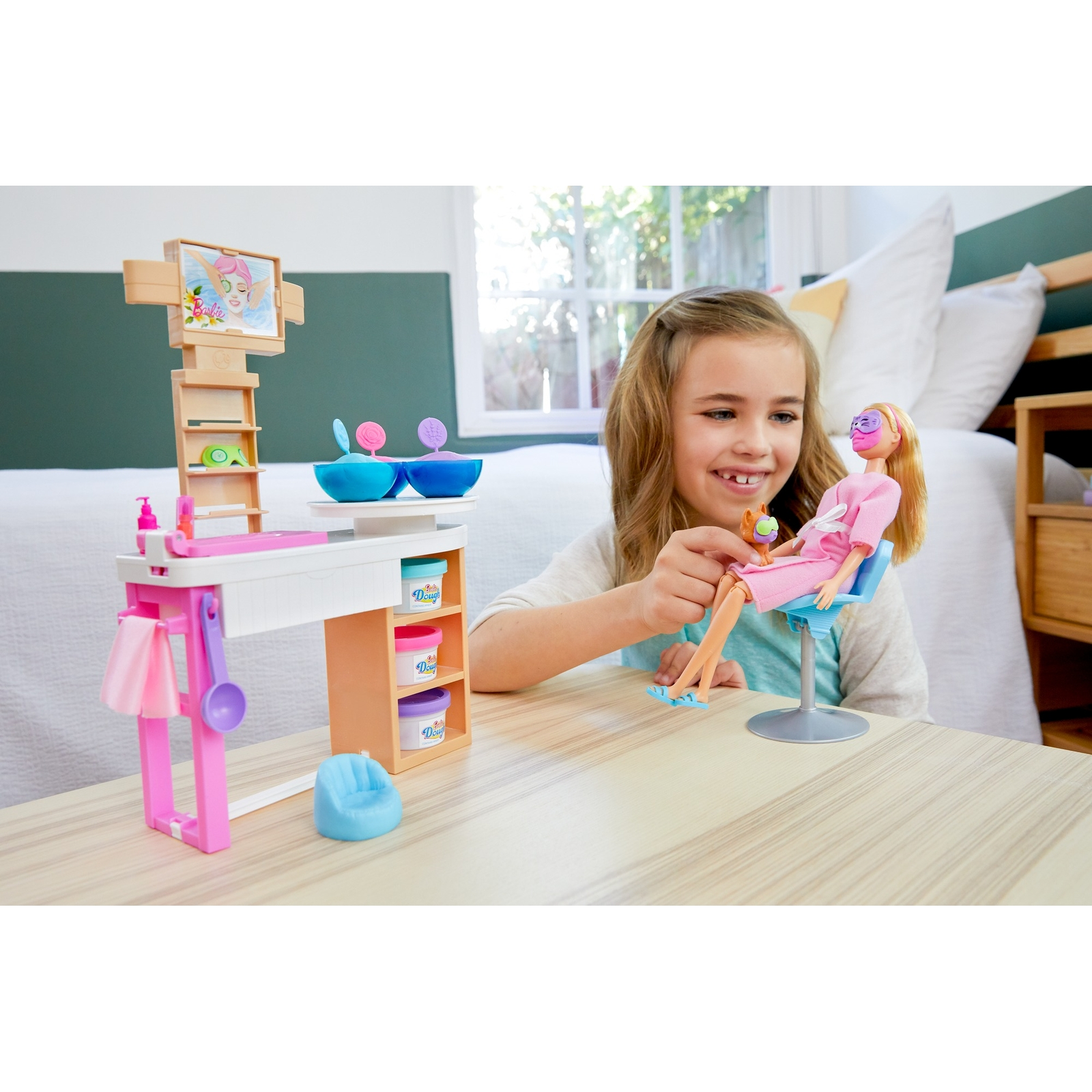 Кукла модельная Barbie GJR84 - фото 8
