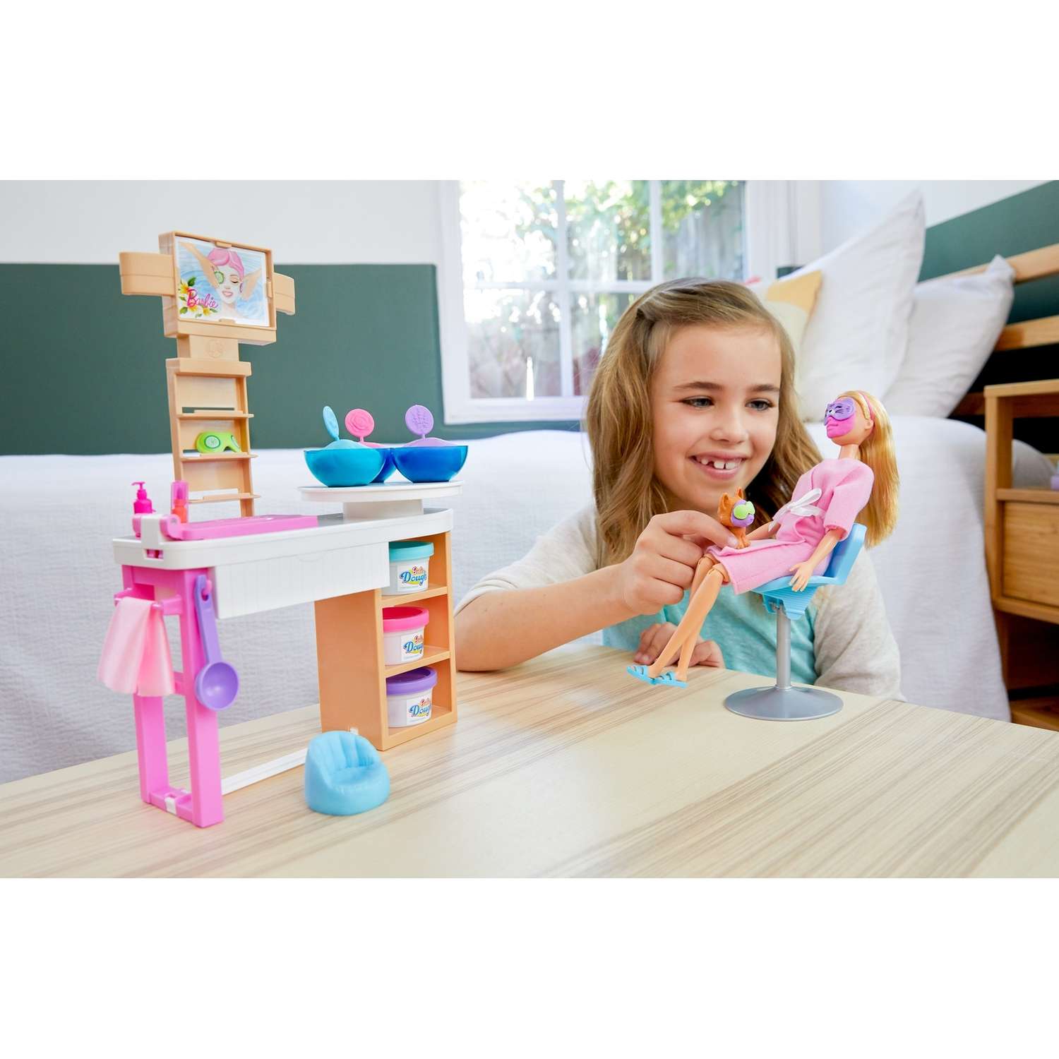 Кукла модельная Barbie GJR84 - фото 8