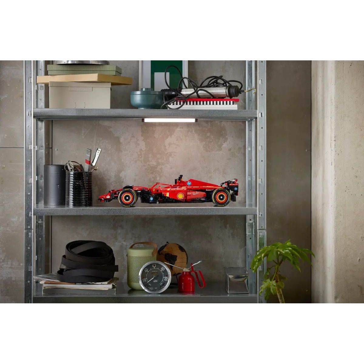 Конструктор LEGO Technic Машина Феррари Формула-1 блочный - фото 12