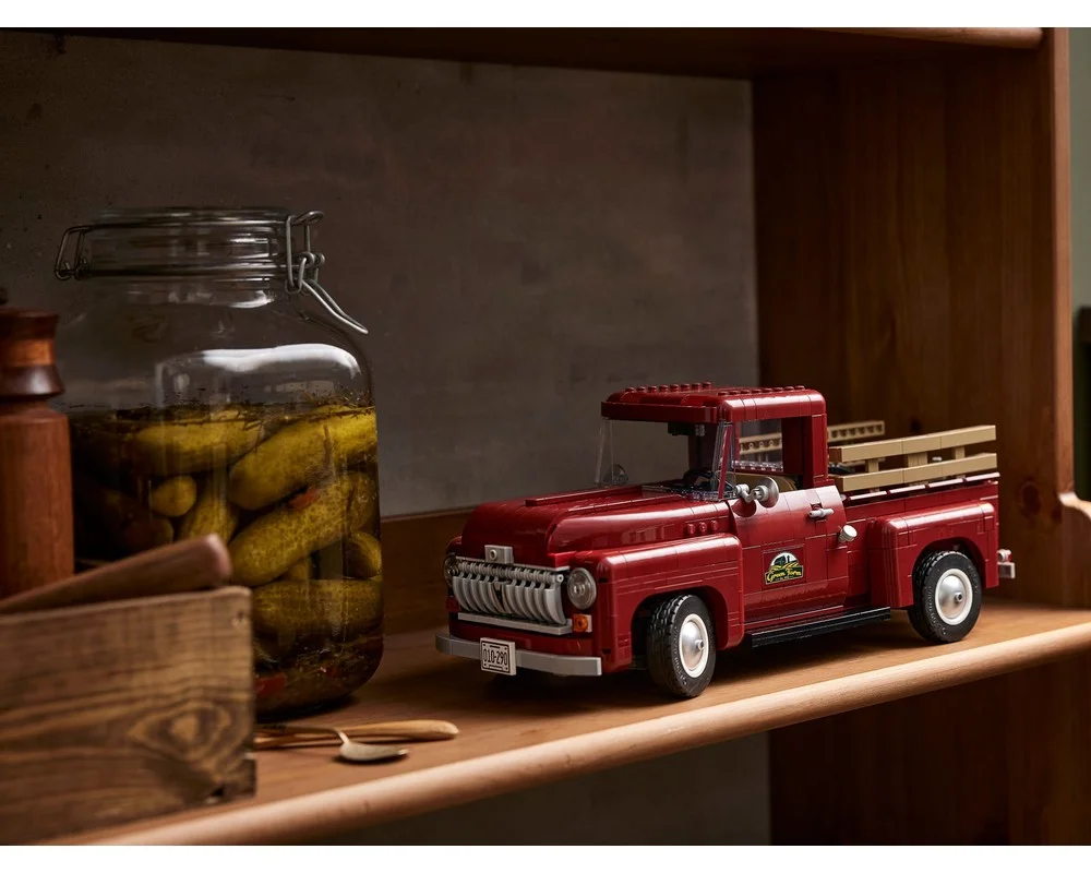 Конструктор LEGO Creator Expert 10290 2354 дет. - фото 1