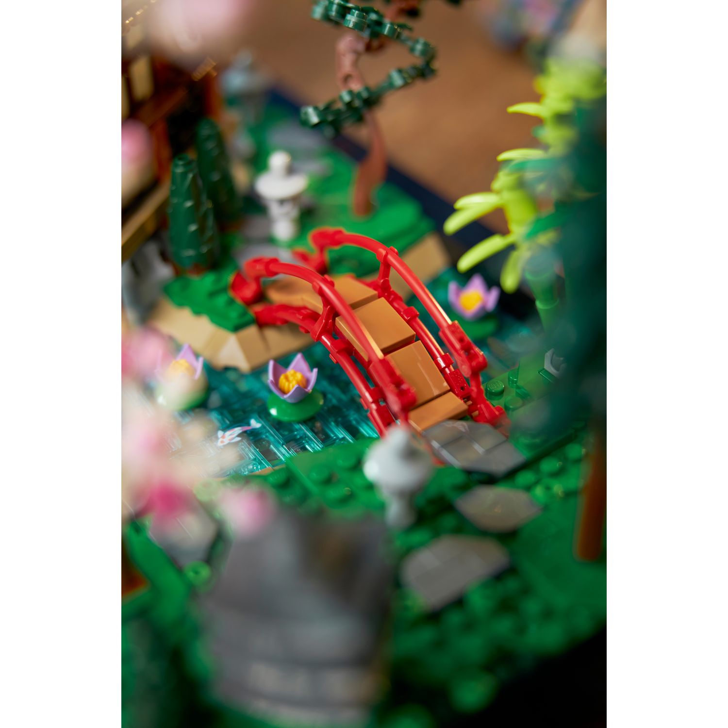 Конструктор LEGO Icons Tranquil Garden - фото 7