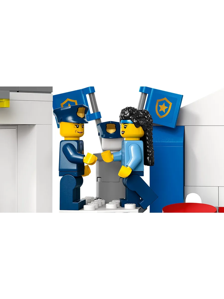 Конструктор LEGO City 823 дет. - фото 4