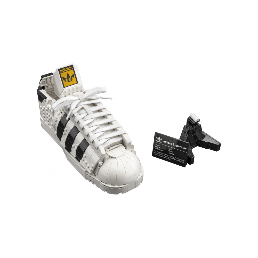 Конструктор LEGO Icons Adidas Originals 10282 9090 дет. - фото 1
