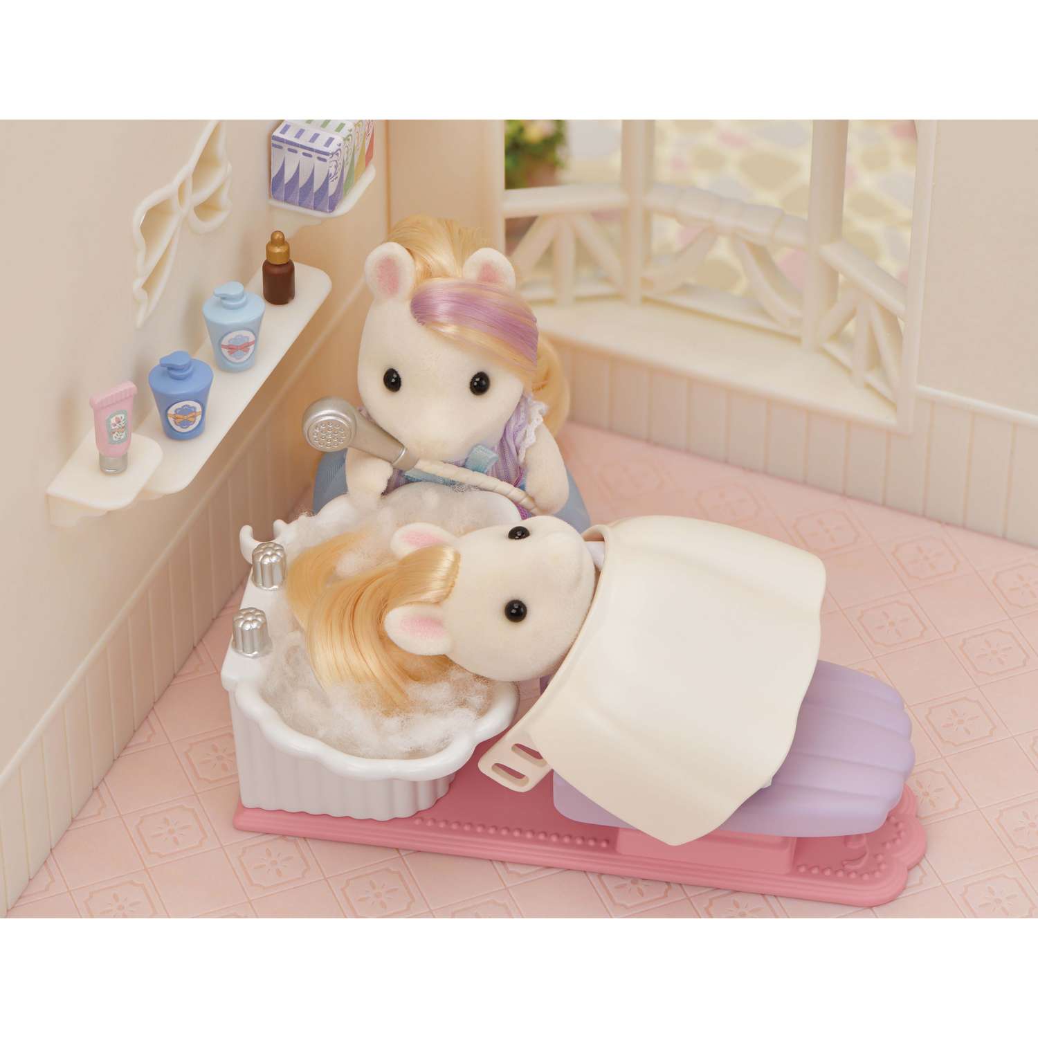 Игровой набор Sylvanian Families Салон красоты Пони - фото 13
