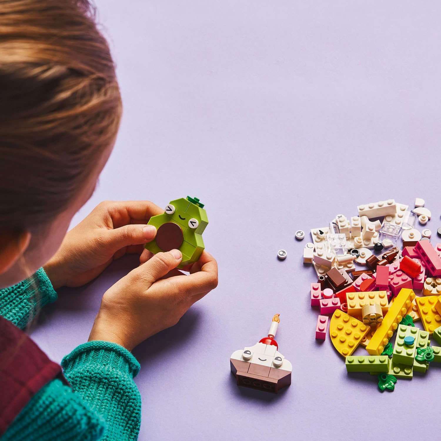 Конструктор LEGO Classic Креативная еда 150 дет. - фото 7