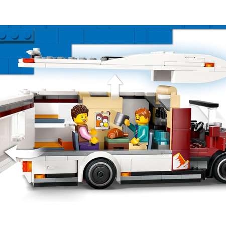 Конструктор LEGO City Фургон для путешествий блочный