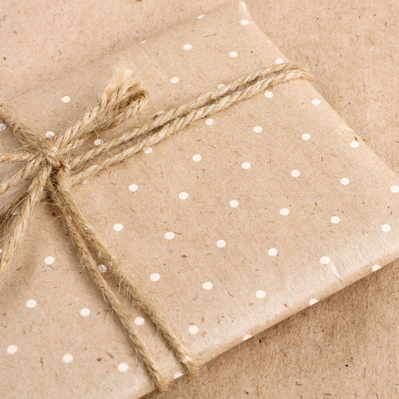 Упаковочная крафтовая бумага Gift Mania для подарков на день рождения Горошек - фото 6