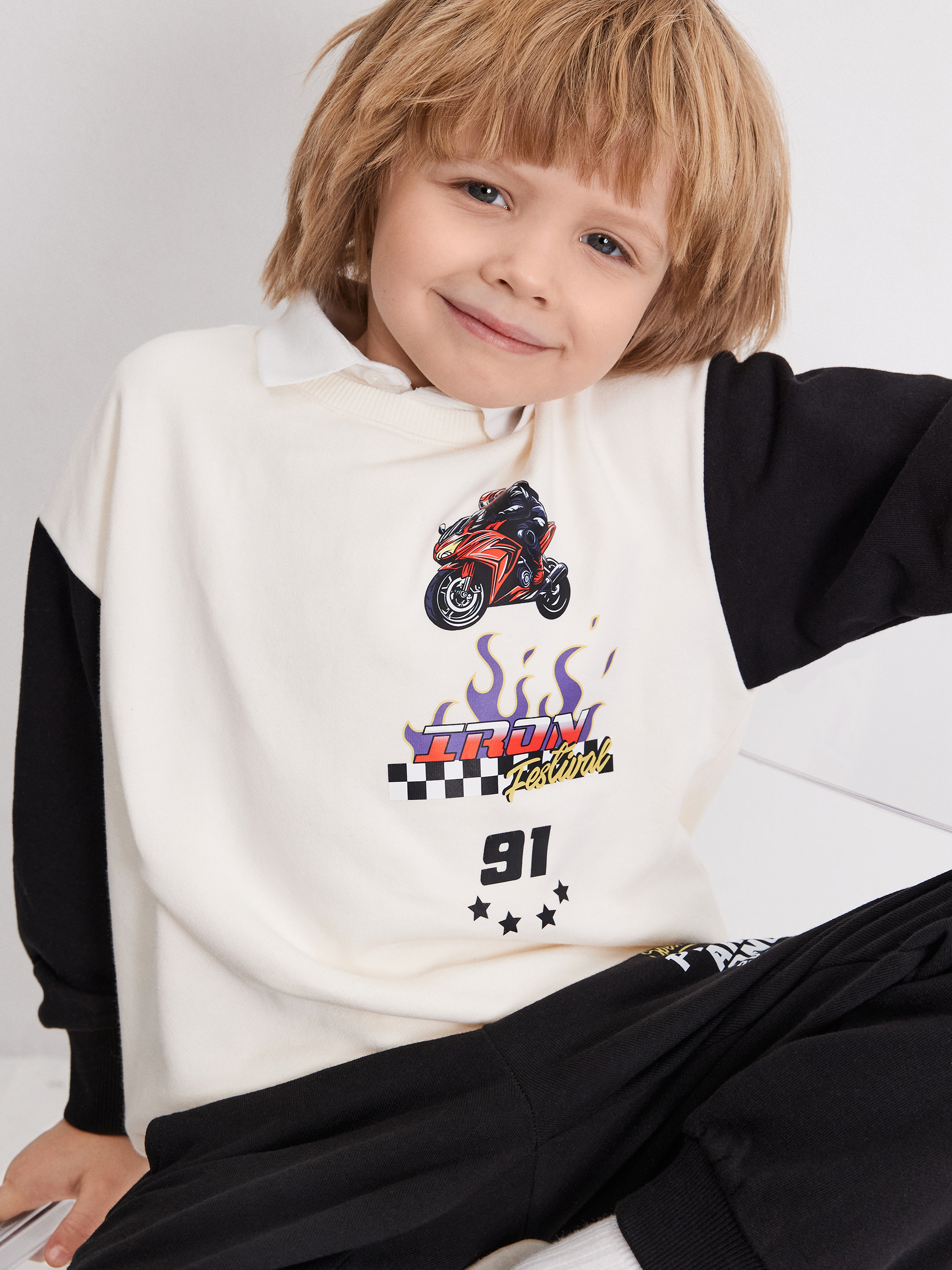 Изображение товара Детский свитшот Acoola 122 с принтом мотоцикла и свободным кроем