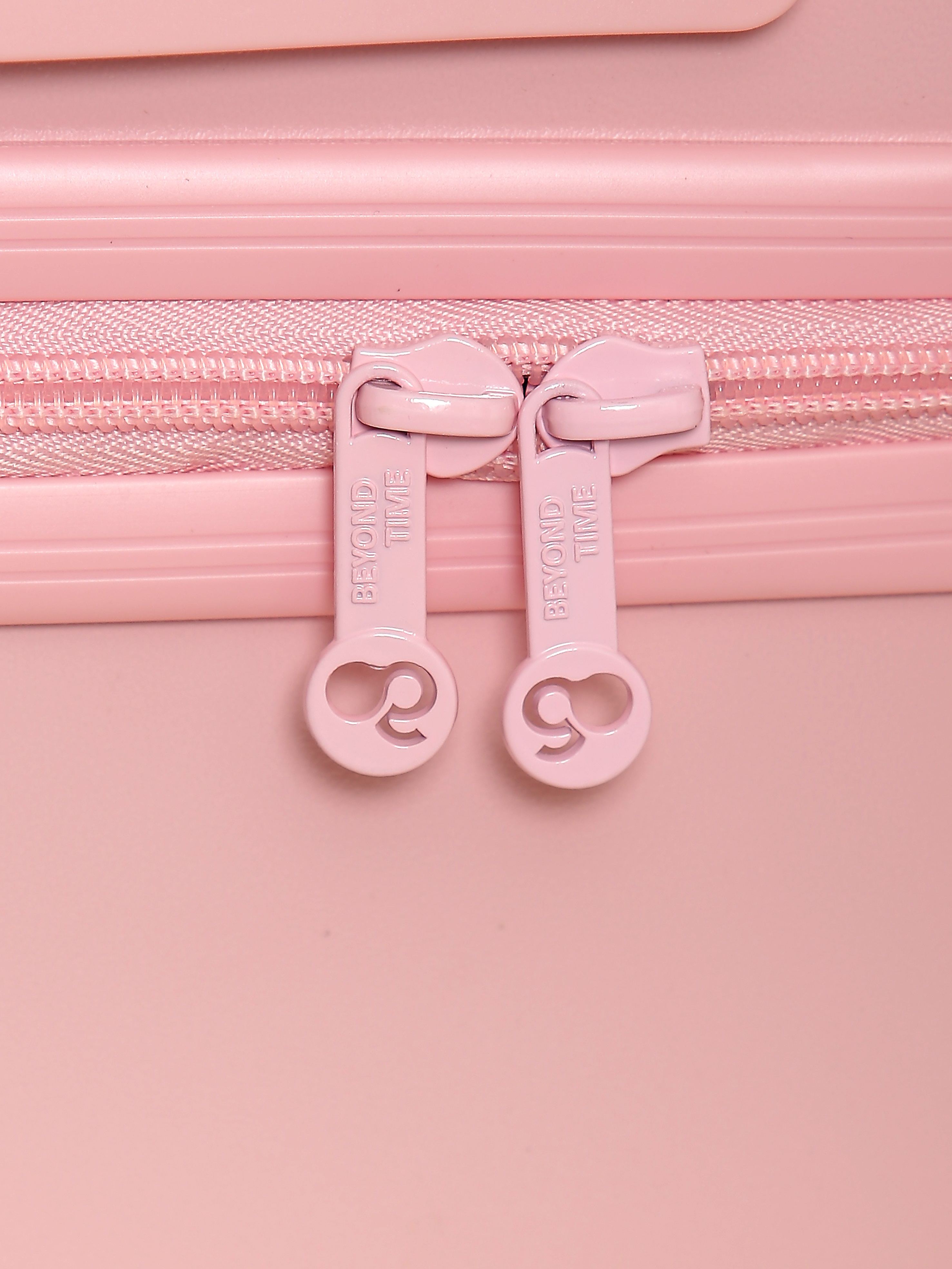 Чемодан Beyond time Котик в красках - фото 9