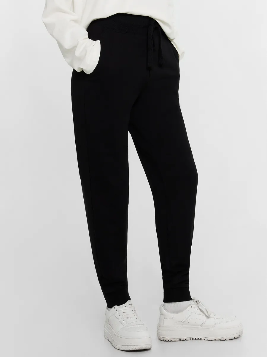 Изображение товара Женские спортивные брюки Mark Formelle без начеса, зауженные к низу