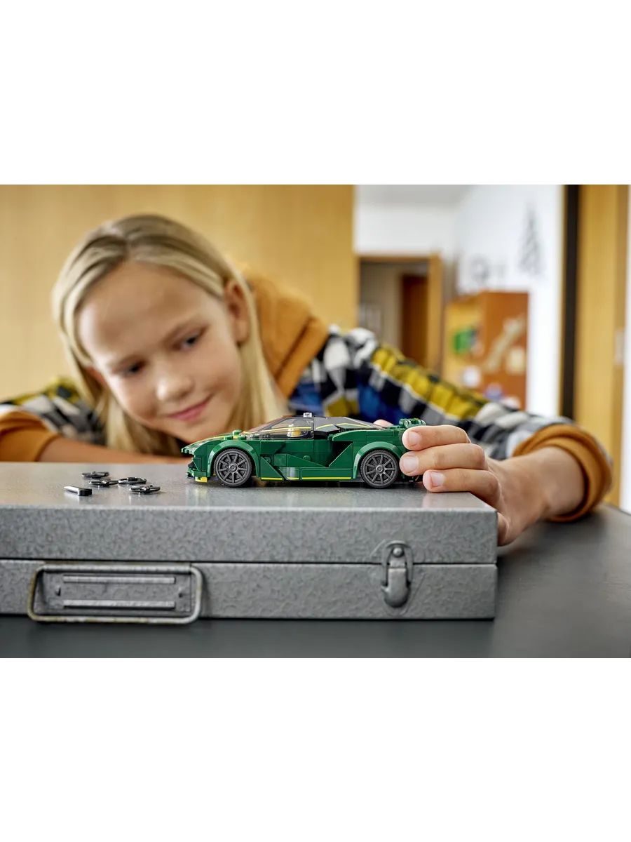 Конструктор LEGO Speed Champions 247 дет. - фото 5