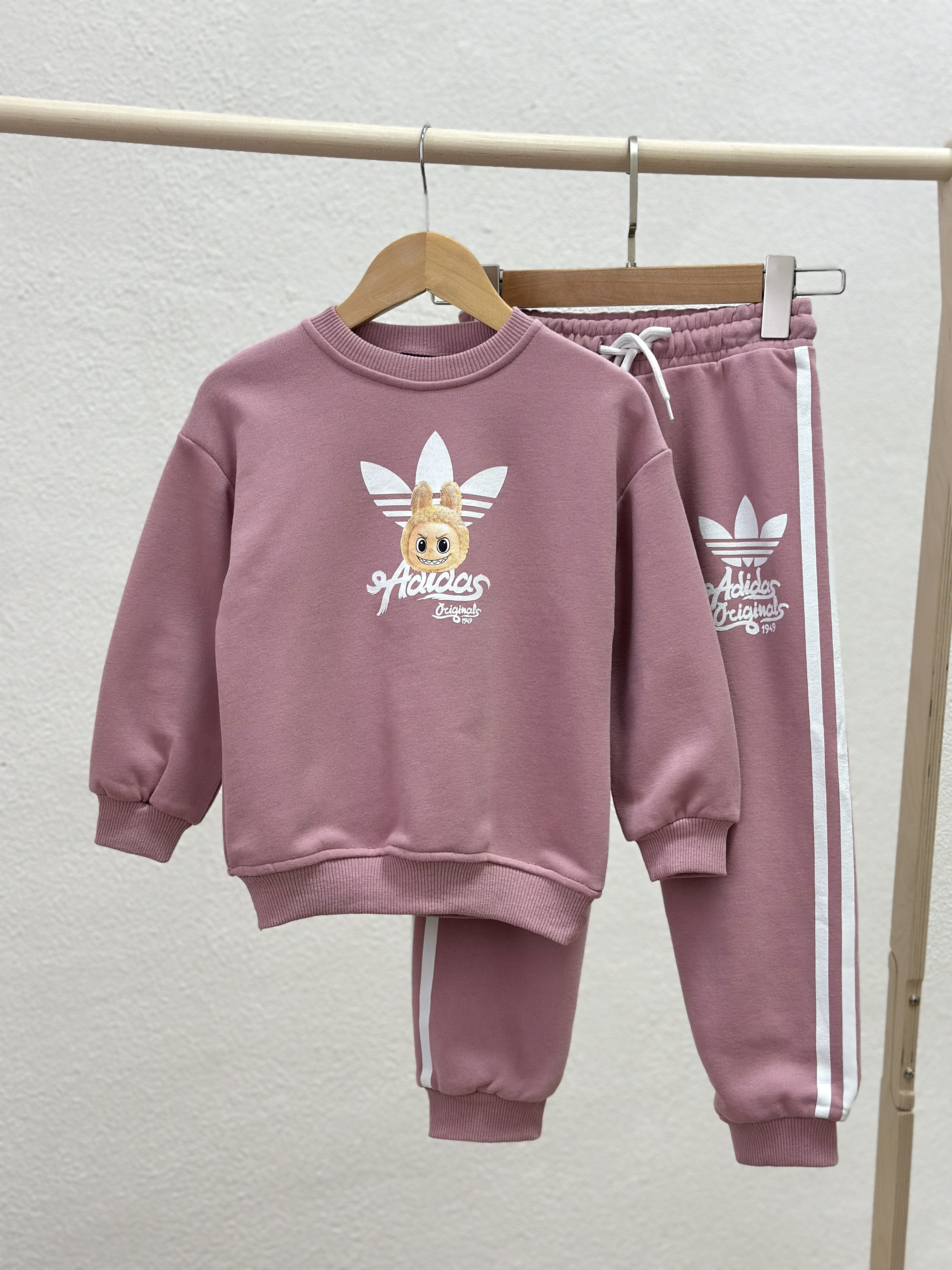 Костюм adidas адидас лабубу - фото 3