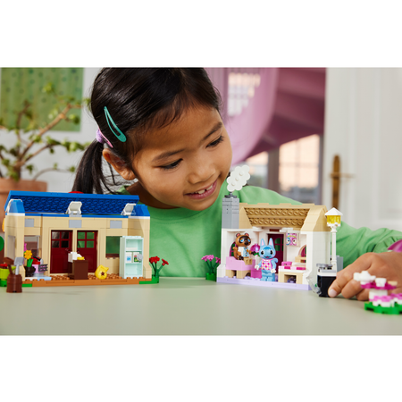 Конструктор LEGO Animal Crossing Nooks Cranny and Rosies House блочный