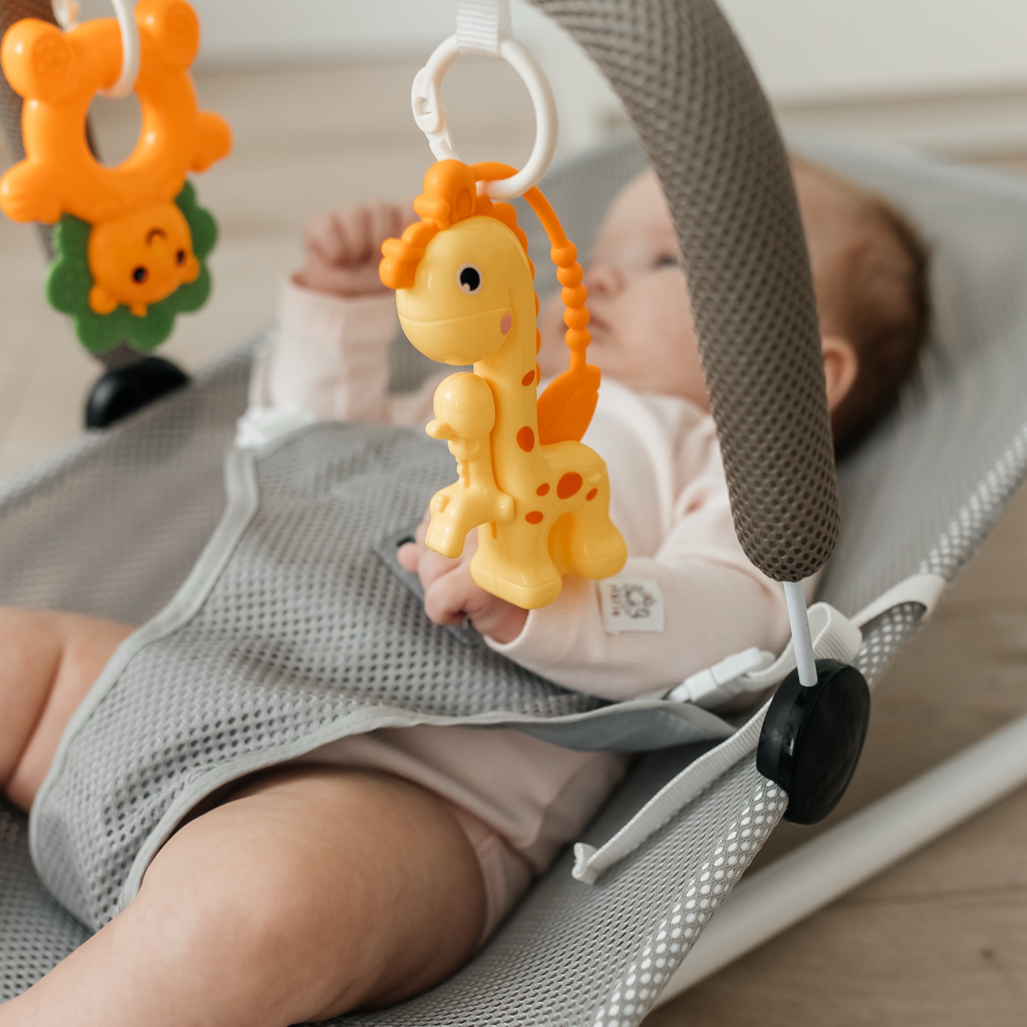 Кресло-шезлонг с игрушкой BabyRox Mesh - фото 2